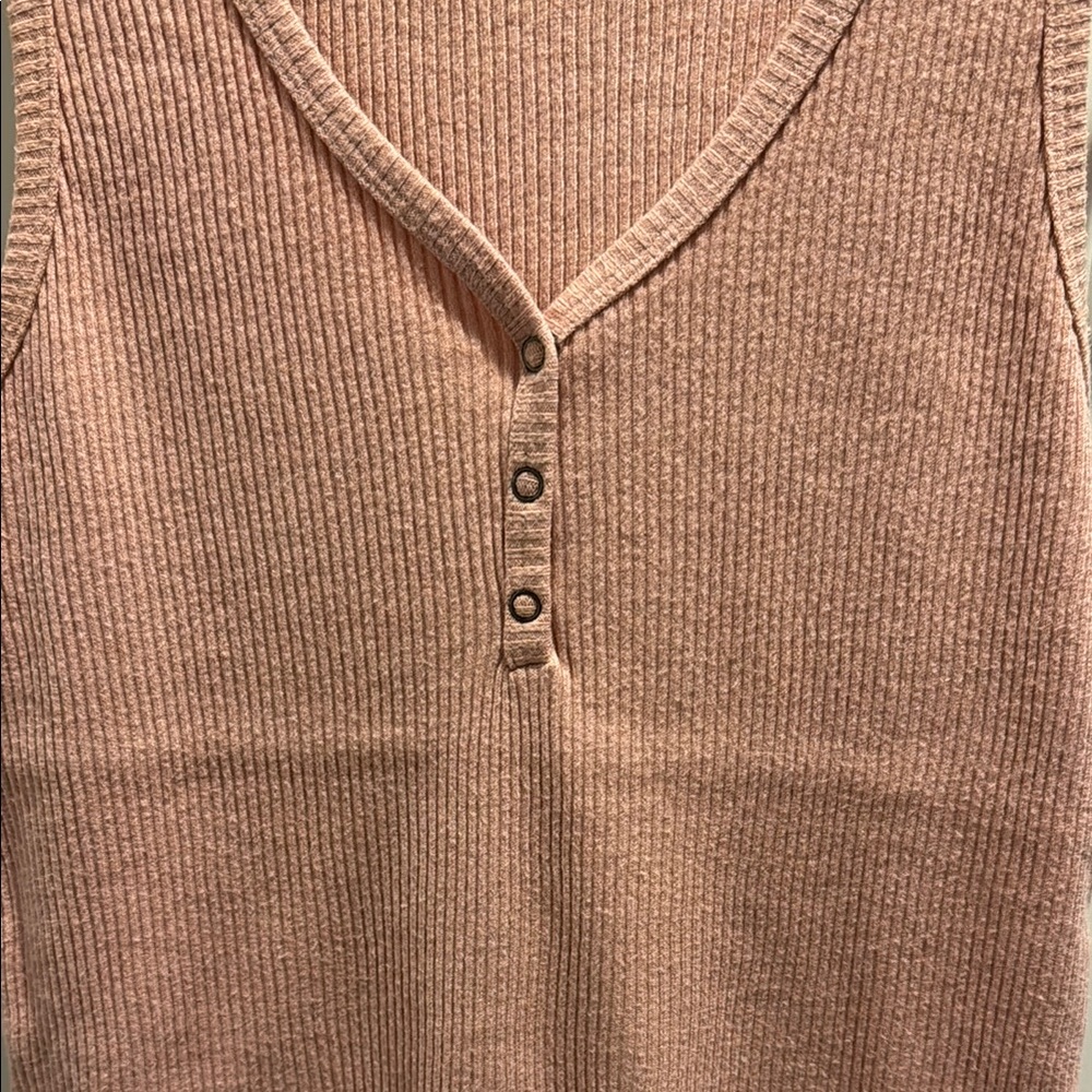 Pink Ribbed Buttoned Tank Top - Picture 3 of 4